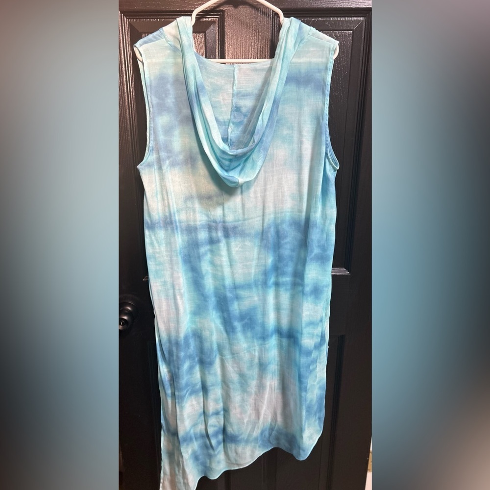 New York & Company Aqua Sheer Sleeveless Hooded Blouse - Picture 2 of 3